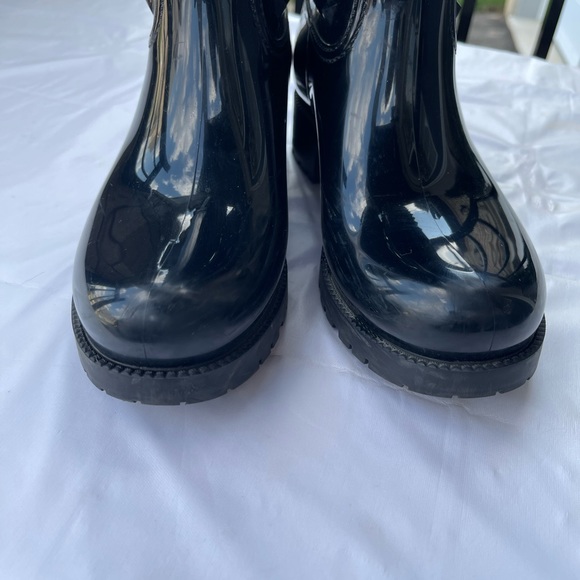 Valentino Black Valentino Garavani Tonal Rockstud Rain Boots in size 37 - Picture 3 of 8
